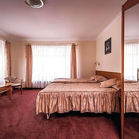 Twins Hotel 2*